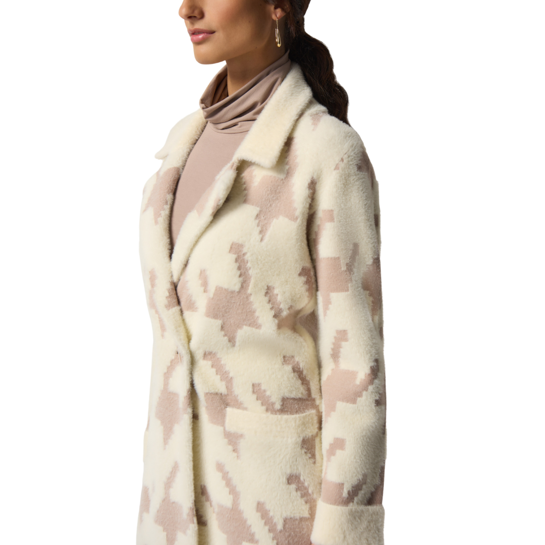 Jaboli Boutique - Fergus Ontario - Joseph Ribkoff - Houndstooth Coatigan . Houndstooth Coatigan Feel chic in this stunning Jacket. Soft and Cozy Coatigan, Colours - White/Oatmeal Houndstooth Print, Tuxedo Collar, Pockets, Button Front, Knee Length.