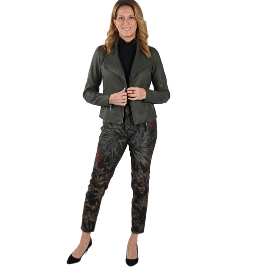 Jaboli Boutique - Fergus Ontario - Frank lyman - Reversible Jean. A customer favourite at Jaboli Boutique Reversible Brown Green Print to Solid Brown.  We loves these pants for travel as they are a perfect 2 in 1 pant. a trendy print or a classic chocolate brown  High Rise,  Slim Fit,  fly front,  faux front pockets but real back pockets.