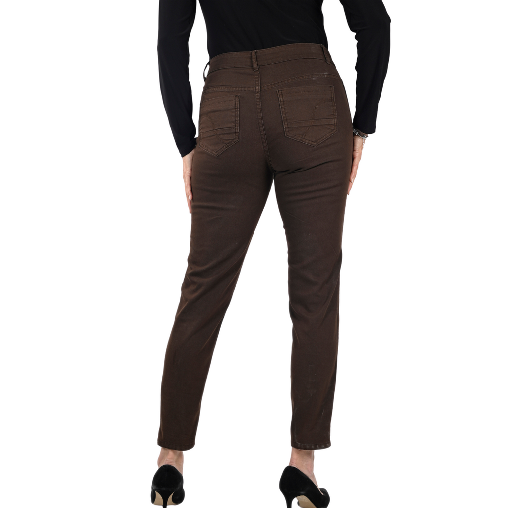  Jaboli Boutique - Fergus Ontario - Frank lyman - Reversible Jean. A customer favourite at Jaboli Boutique Reversible Brown Green Print to Solid Brown. We loves these pants for travel as they are a perfect 2 in 1 pant. a trendy print or a classic chocolate brown High Rise, Slim Fit, fly front, faux front pockets but real back pockets.