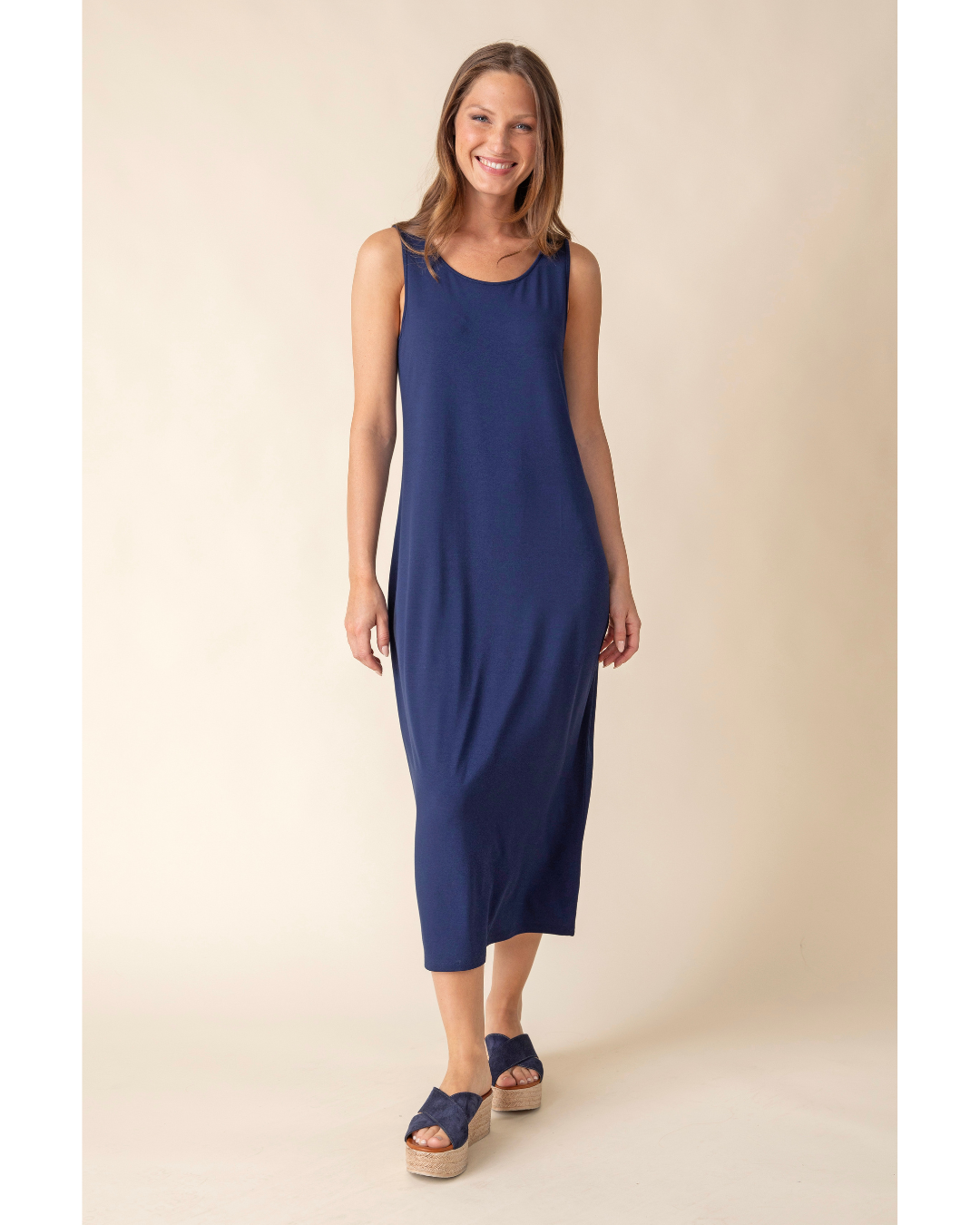 Jaboli Boutique-Fergus Ontario-
Habitat- Navy Everything Dress

Scoop Neckline

Colour - Navy

Sleeveless

Fitted

Maxi Length

Rayon/Spandex Jersey