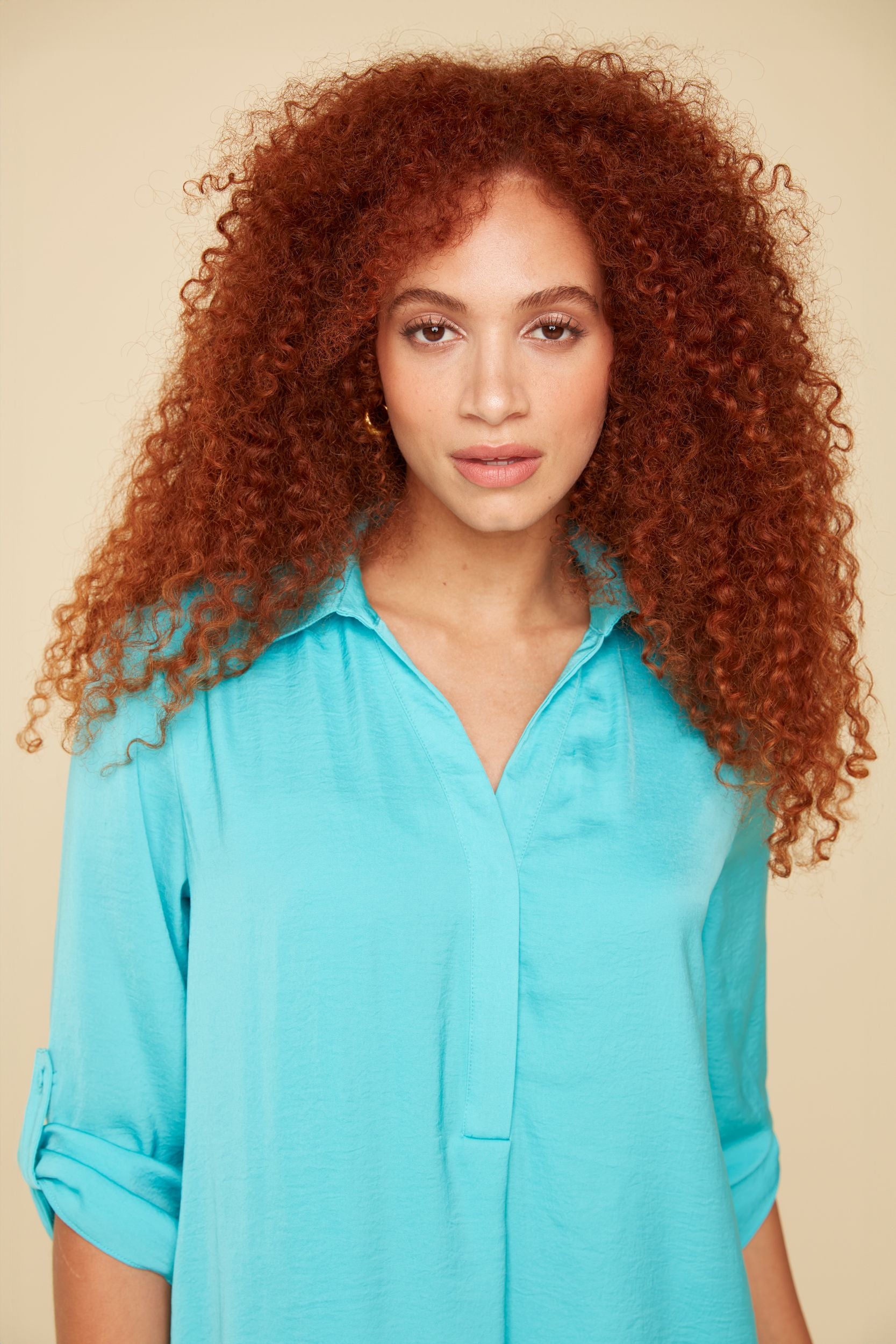 Jaboli Boutique-Fergus Ontario-Renuar Airflow Blouse-R5517-248-AQUAMARINE

Shirt Collar

Colour Aquamarine

Hi Low Hemline

Tab Up 3/4 Sleeve

Button Front

silk like feel