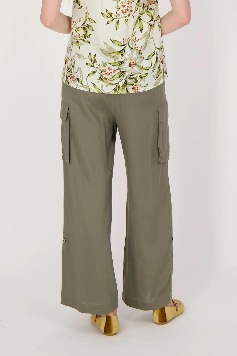 Jaboli Boutique- Fergus Ontario-Spanner - wide leg cargo pant. Olive green wide leg cargo pants with a relaxed fit, made from a lightweight rayon-linen blend. Features an elastic pull-on waistband, four pockets, and adjustable tab-up hems at the ankles.