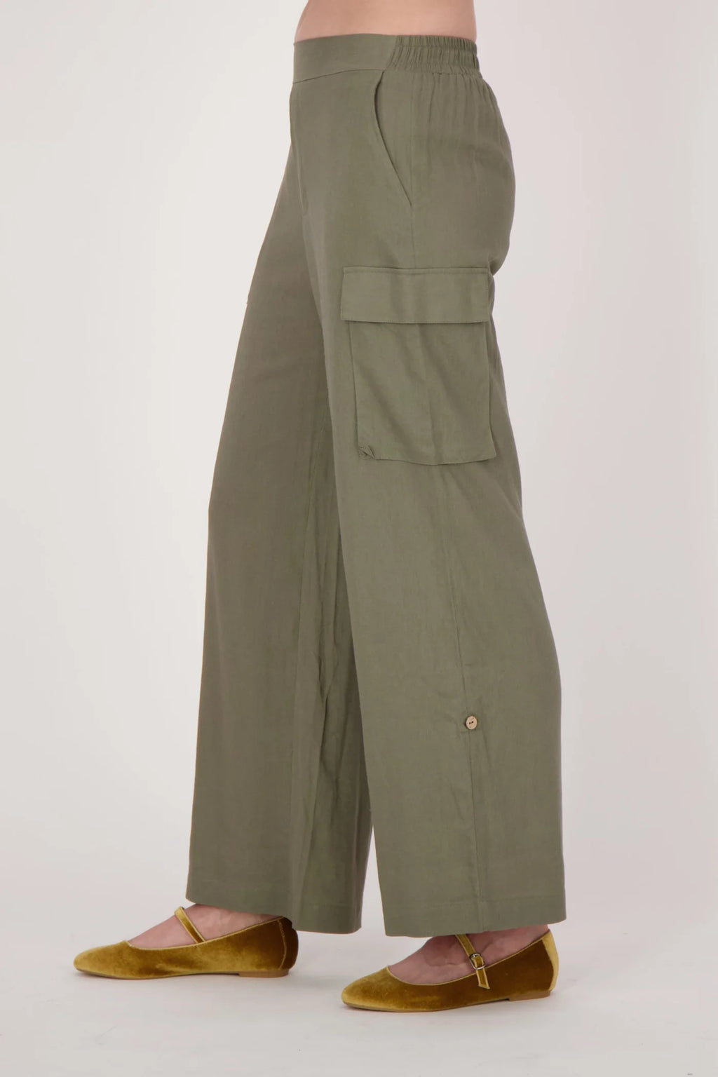 Jaboli Boutique- Fergus Ontario-Spanner - wide leg cargo pant. Olive green wide leg cargo pants with a relaxed fit, made from a lightweight rayon-linen blend. Features an elastic pull-on waistband, four pockets, and adjustable tab-up hems at the ankles.