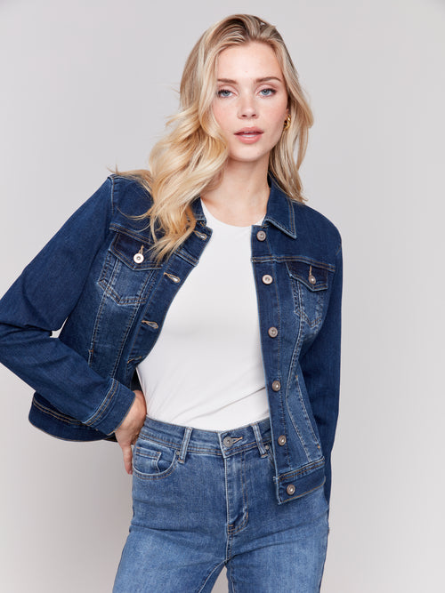 Jaboli Boutique - Fergus Ontario - Charlie B- Essential Denim Jacket
Indigo Denim Jacket – Dark Indigo Must-Have Layering Piece:

Timeless long-sleeved jean jacket for women
Classic Indigo denim for versatile styling
Perfect for layering – dress it up or down
Features a spread collar and button-front closure
Functional button-flap patch pockets
Made with stretchy denim for a comfortable fit
Essential for effortless style in any season