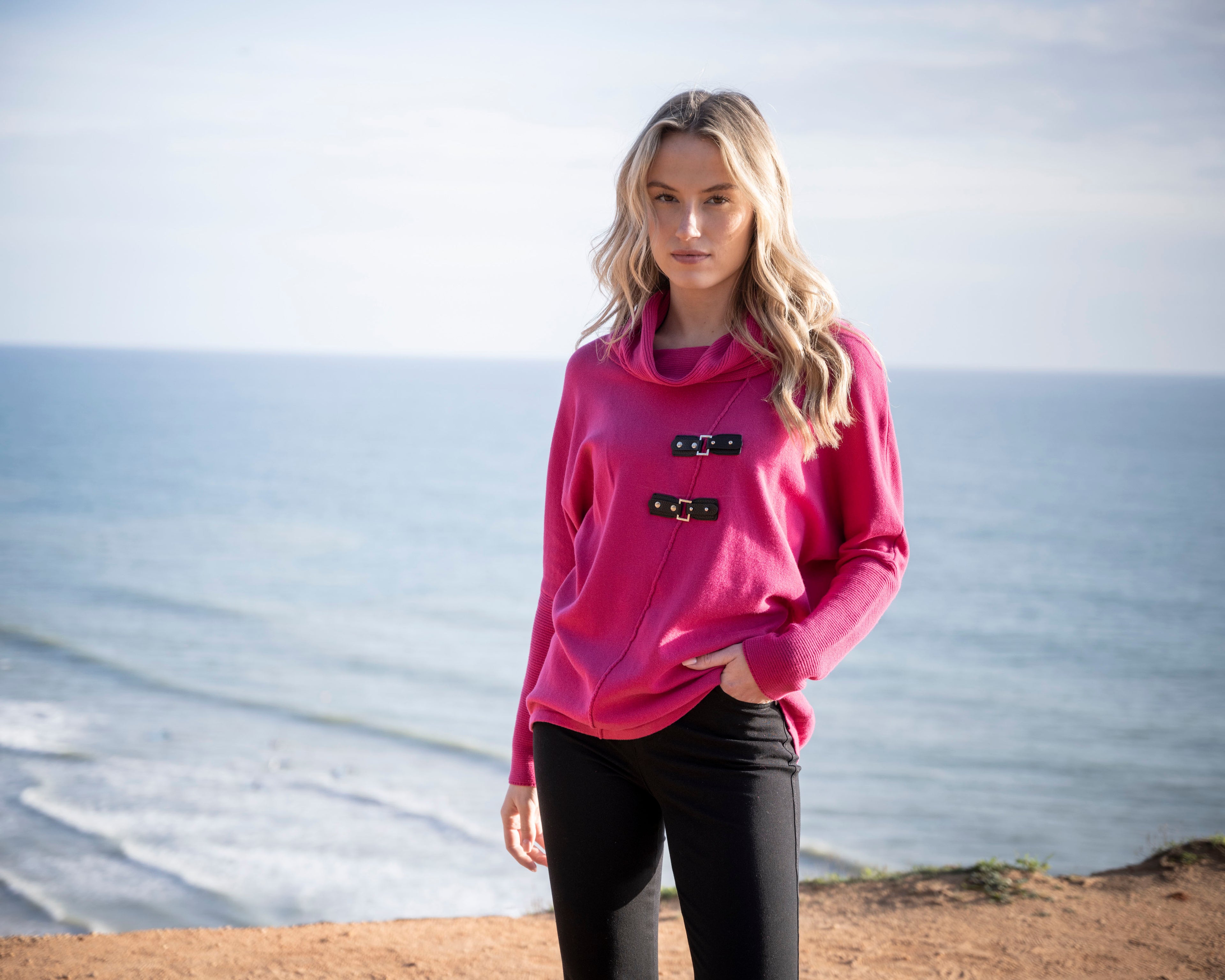 Jaboli Boutique | Fergus Ontario | Marble | Buckle Pullover | Hot Pink

Cozy Cowl Neckline

Colour -  Hot Pink

Diagonal Knit w black buckle accent

Relaxed Oversized Fit

long sleeves