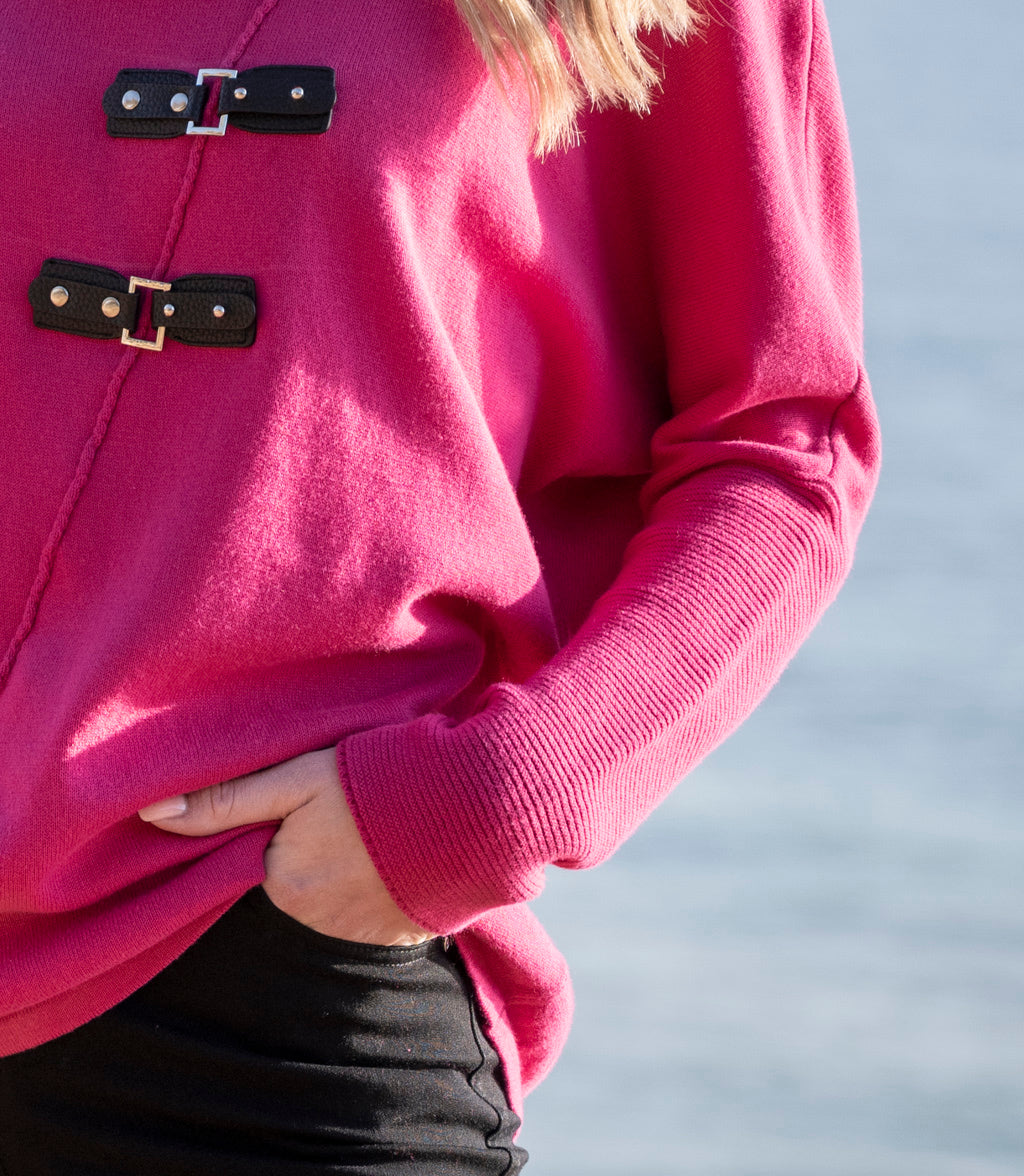 Jaboli Boutique | Fergus Ontario | Marble | Buckle Pullover | Hot Pink

Cozy Cowl Neckline

Colour -  Hot Pink

Diagonal Knit w black buckle accent

Relaxed Oversized Fit

long sleeves