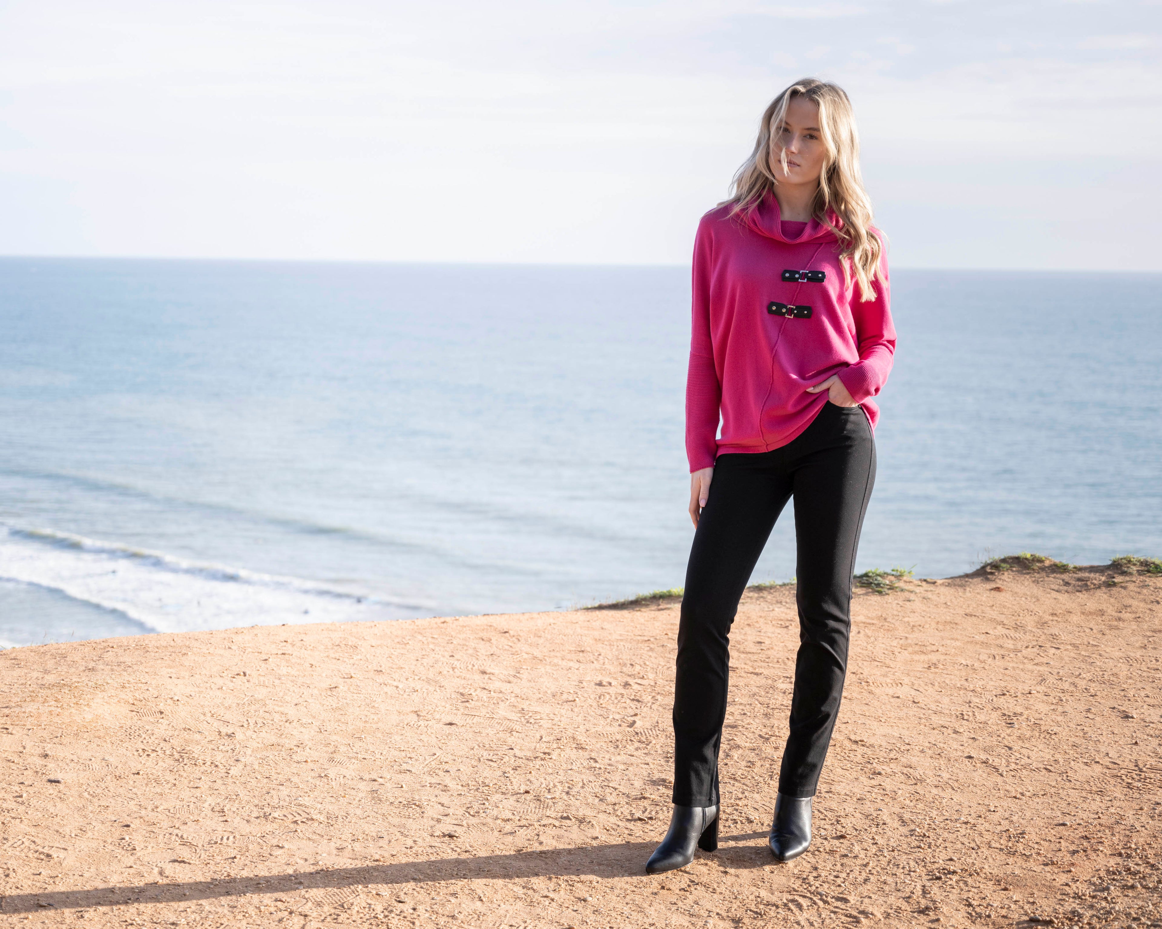 Jaboli Boutique | Fergus Ontario | Marble | Buckle Pullover | Hot Pink

Cozy Cowl Neckline

Colour -  Hot Pink

Diagonal Knit w black buckle accent

Relaxed Oversized Fit

long sleeves