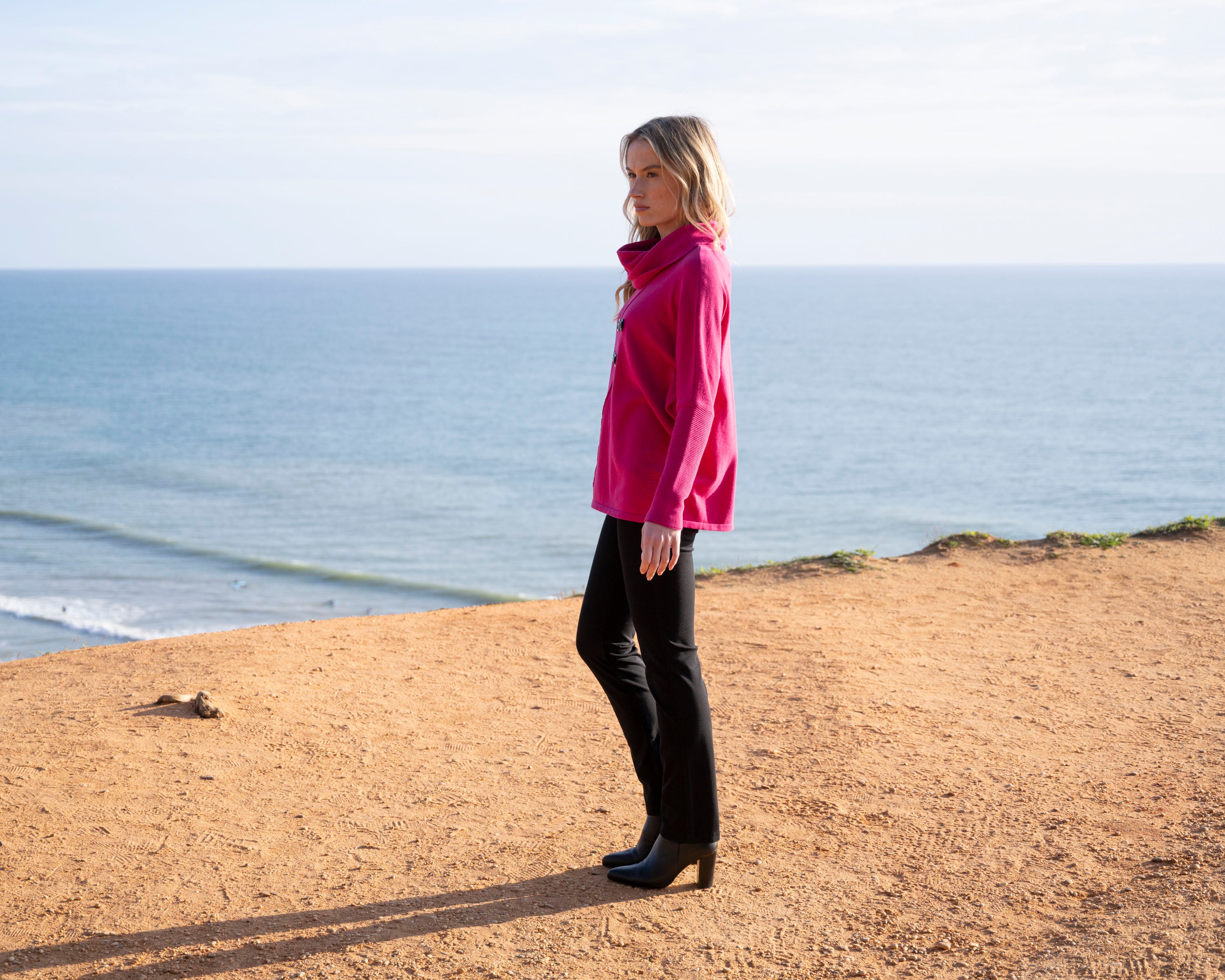 Jaboli Boutique | Fergus Ontario | Marble | Buckle Pullover | Hot Pink

Cozy Cowl Neckline

Colour -  Hot Pink

Diagonal Knit w black buckle accent

Relaxed Oversized Fit

long sleeves