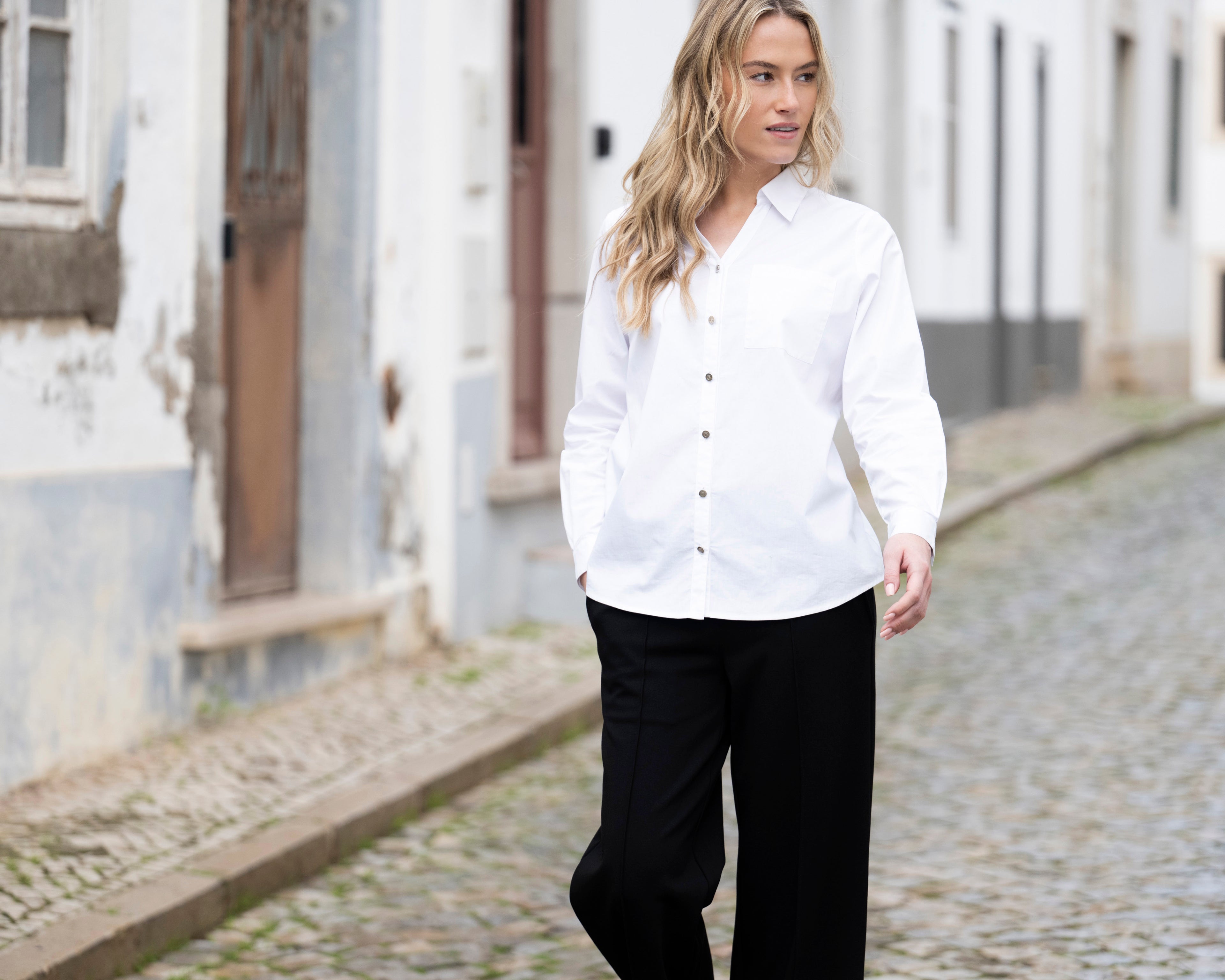 Jaboli Boutique | Fergus Ontario| Marble | Classic White  Button Front Shirt.
Marble, classic white shirt, women’s white shirt, button front shirt, shirt collar, long sleeve shirt, button cuffs, sculpted shirt tails, layering shirt, cotton blend shirt, wardrobe essential, fall fashion, winter layering, timeless style, crisp white blouse