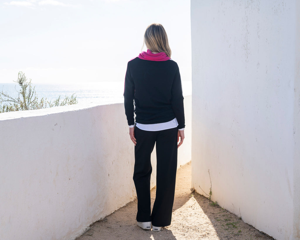 Jaboli Boutique | Fergus Ontario | Marble | Marble | Colour Block | Cowl Neck | Pullover |

Relaxed Cowl Neck

Colour - Blocked Fuchsia/Ivory/Charcoal/Black

Relaxed Fit

100 % Cotton