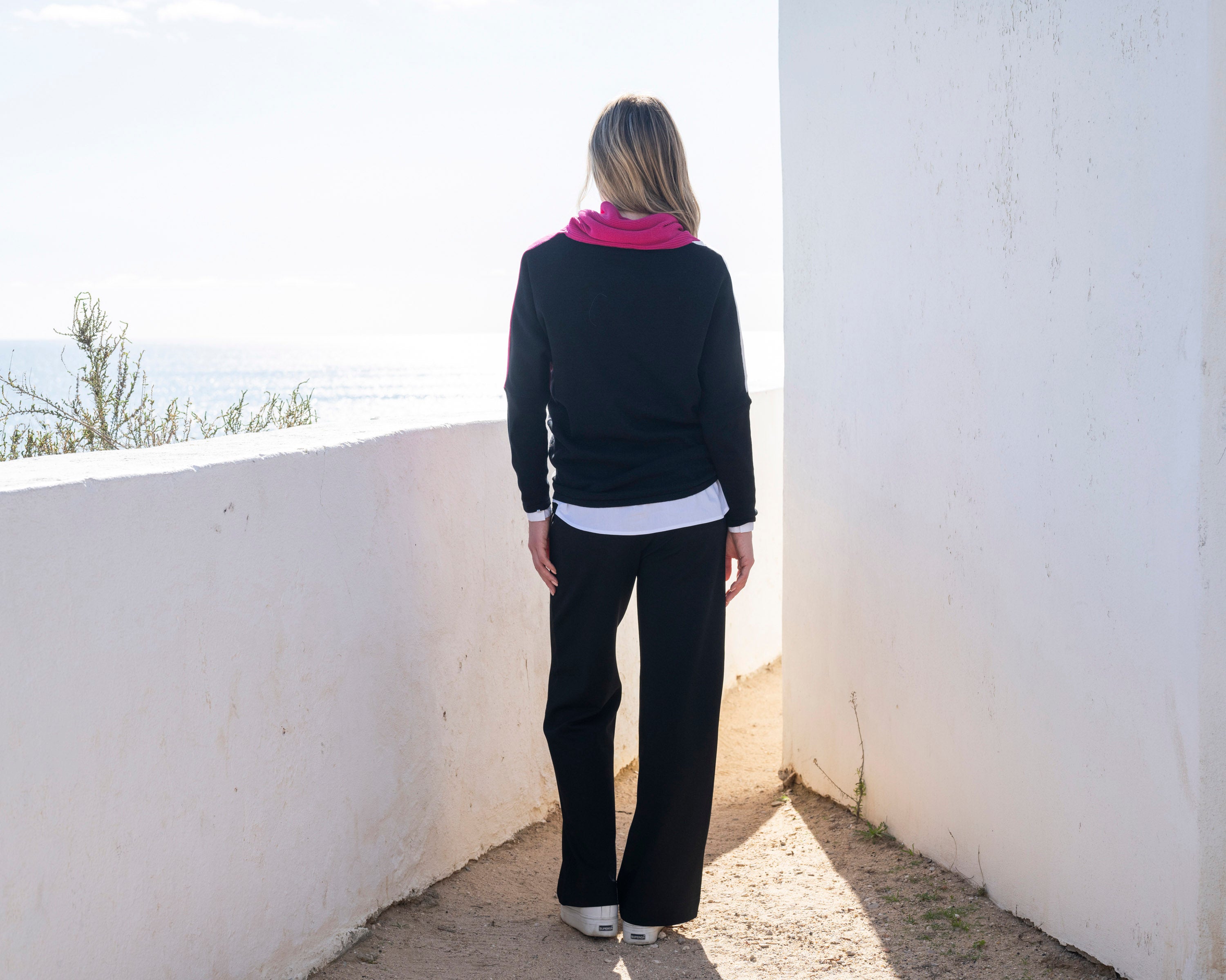 Jaboli Boutique | Fergus Ontario | Marble | Marble | Colour Block | Cowl Neck | Pullover |

Relaxed Cowl Neck

Colour - Blocked Fuchsia/Ivory/Charcoal/Black

Relaxed Fit

100 % Cotton