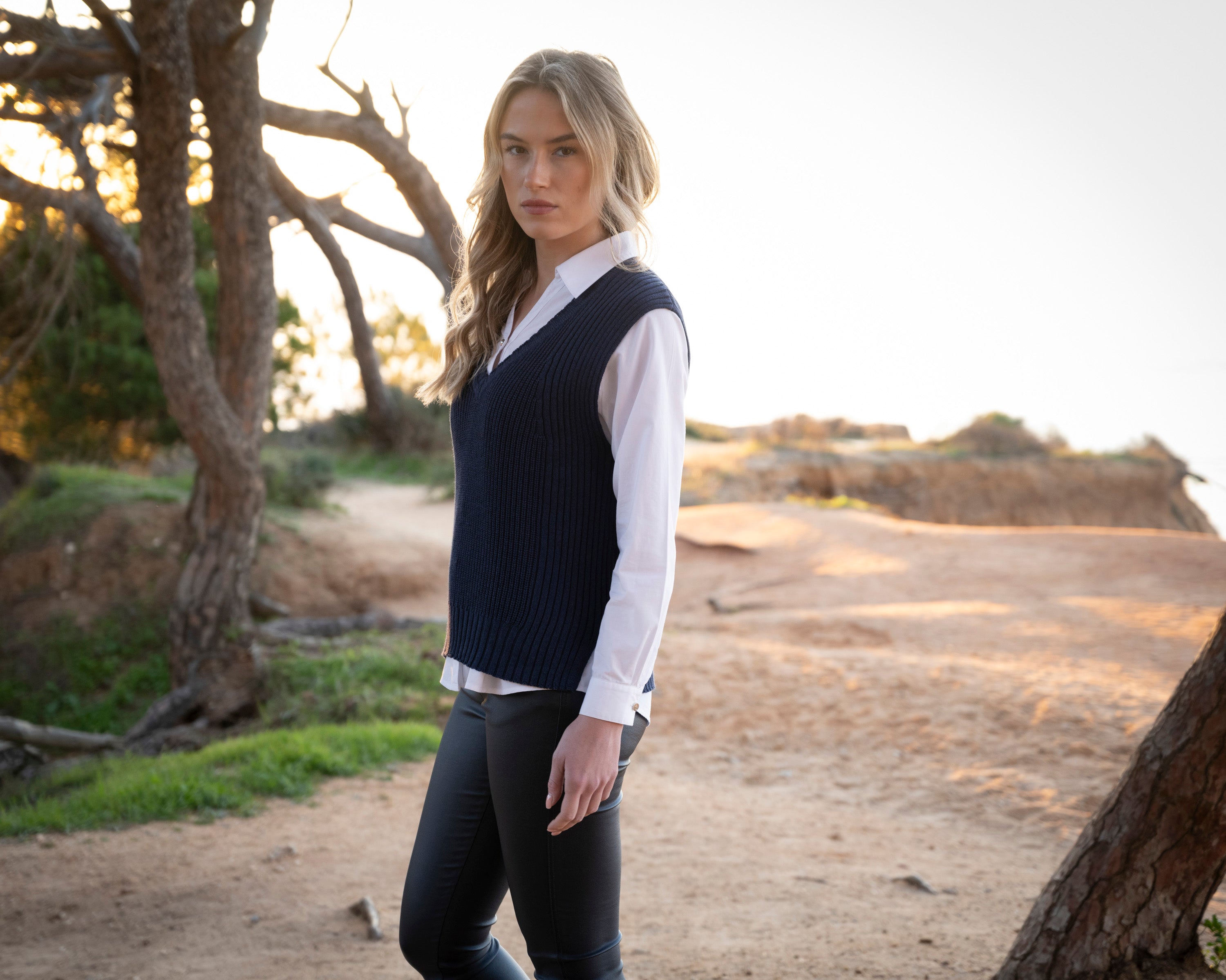 Jaboli Boutique | Fergus Ontario|Marble | Sweater Vest

Pullover Vee Neck Vest

Colour - Navy

Classic Shaker Knit

Hip Length

Relaxed Fit

wear as a vest layered over a shirt or as a knit tank top