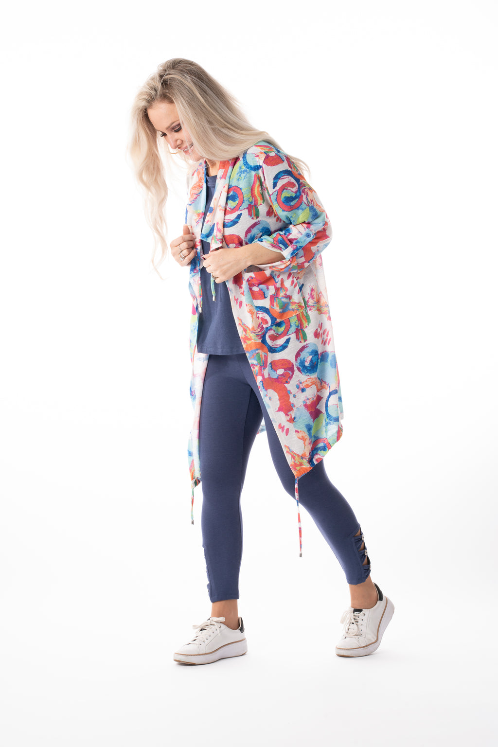 Jaboli Boutique | Fergus Ontario | Pure Essence | Bamboo Capri | 112-2325
 Pull-on waistband for clean, effortless wear

Available in Navy and Black

Relaxed fit for all-day comfort

Side button accents for a modern detail

Made from breathable, eco-friendly bamboo jersey

Proudly designed in Canada