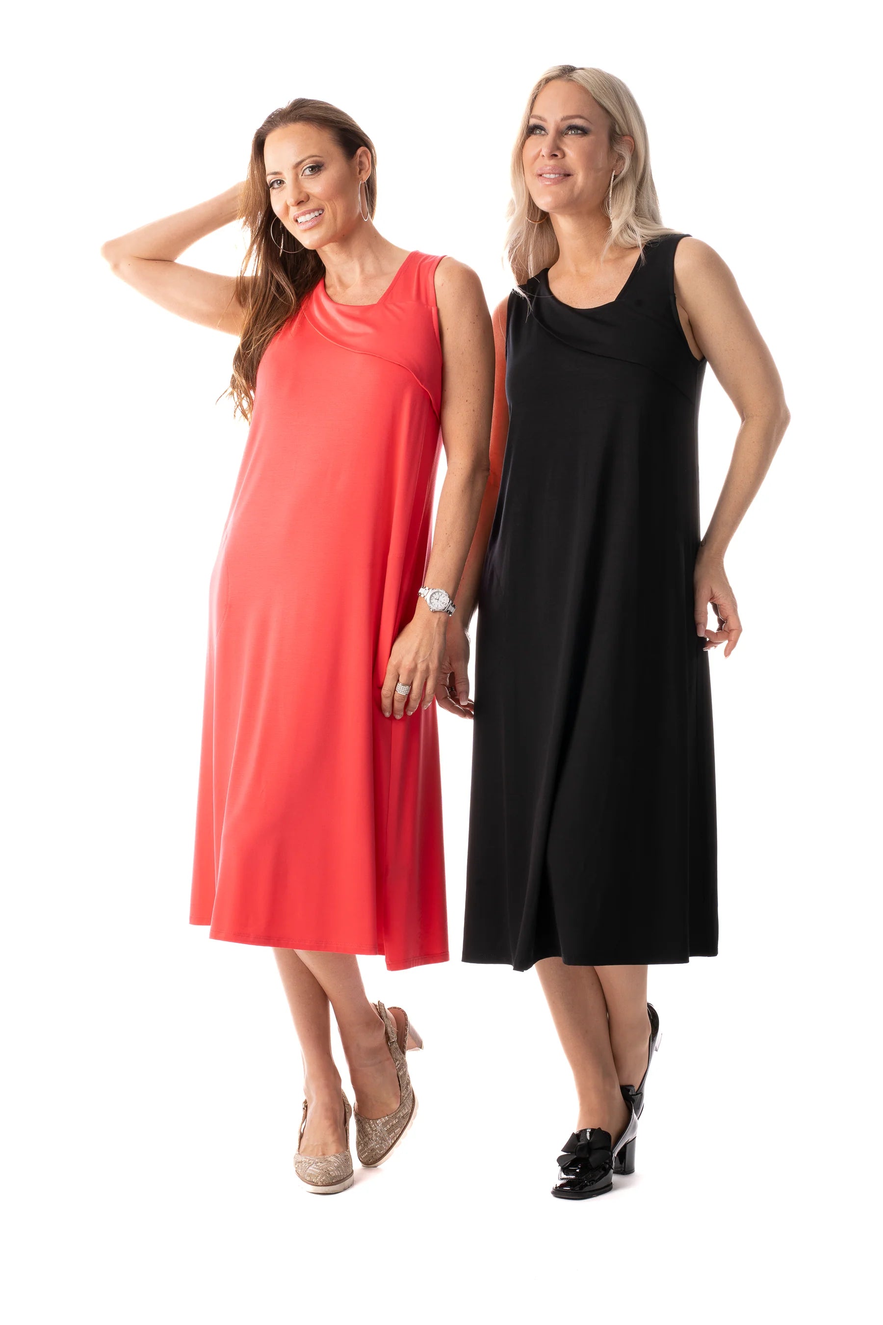 Jaboli Boutique | Fergus Ontario | Pure Essence | Bamboo Sundress
Sleeveless bamboo jersey sundress with asymmetric neckline, fit-and-flare silhouette, midi length, and side pockets. Available in Lilac and Mikonos.

