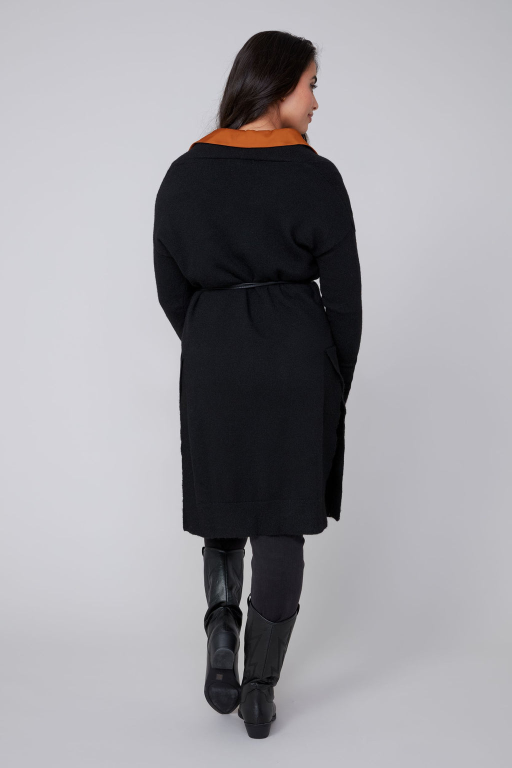 Jaboli Boutique|Fergus Ontario|Renuar | Cashmere Feel Open Front Cardigan|Black

Open Front

Colours - Black, Heather Oxford

38 Inches Long

Long Sleeves

Pockets